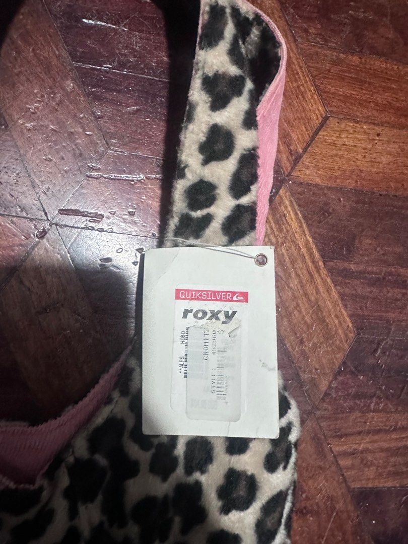 Roxy Leopard Animal Print - Pink Y2K Reversible Bag (Category: Shoulder Bags) located in Antipolo. Submitted by nana.bns (Listing ID 1371975612, Image 2). Description: — Still with tag, never been used MOP: Gcash, COD via LBC MOD: Jnt, LBC, Lalamove.