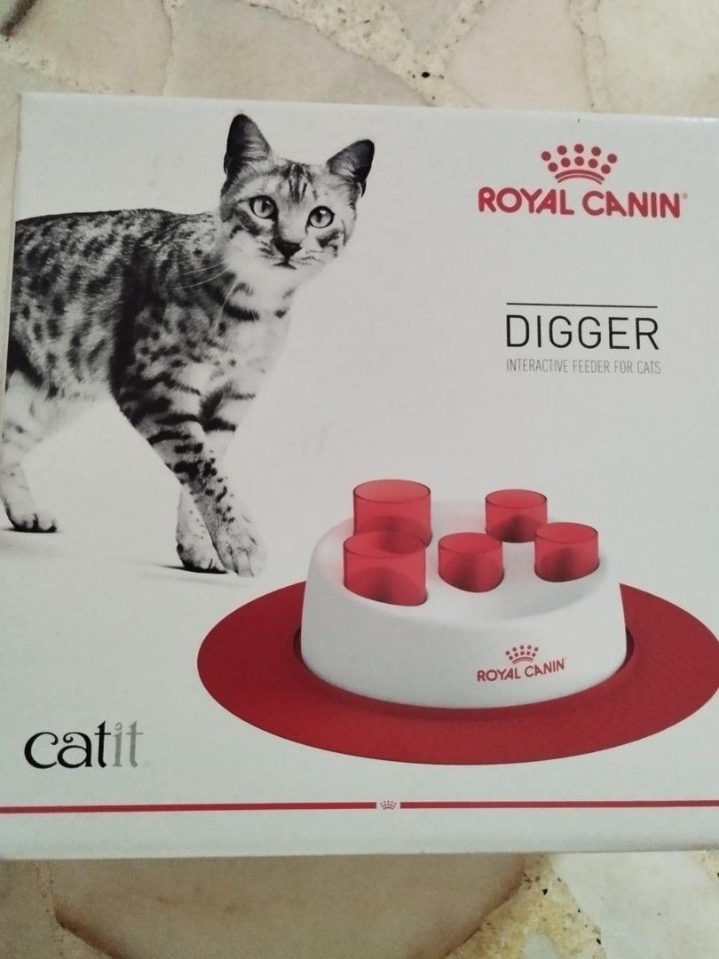 Royal canin digger (Category: Homes & Other Pet Accessories) located in Singapore. Submitted by graysonlqjiang (Listing ID 1371959002, Image 1). Description: Royal Can in digger.