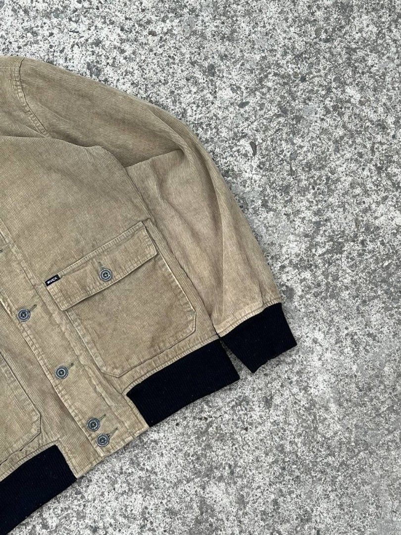 RVCA Collective Wool Bomber Jacket (Category: Coats, Jackets and Outerwear) located in Manila. Submitted by affordable_att1icc (Listing ID 1371936645, Image 3). Description: RVCA Collective Wool Bomber Jacket L: 26 W: 21.
