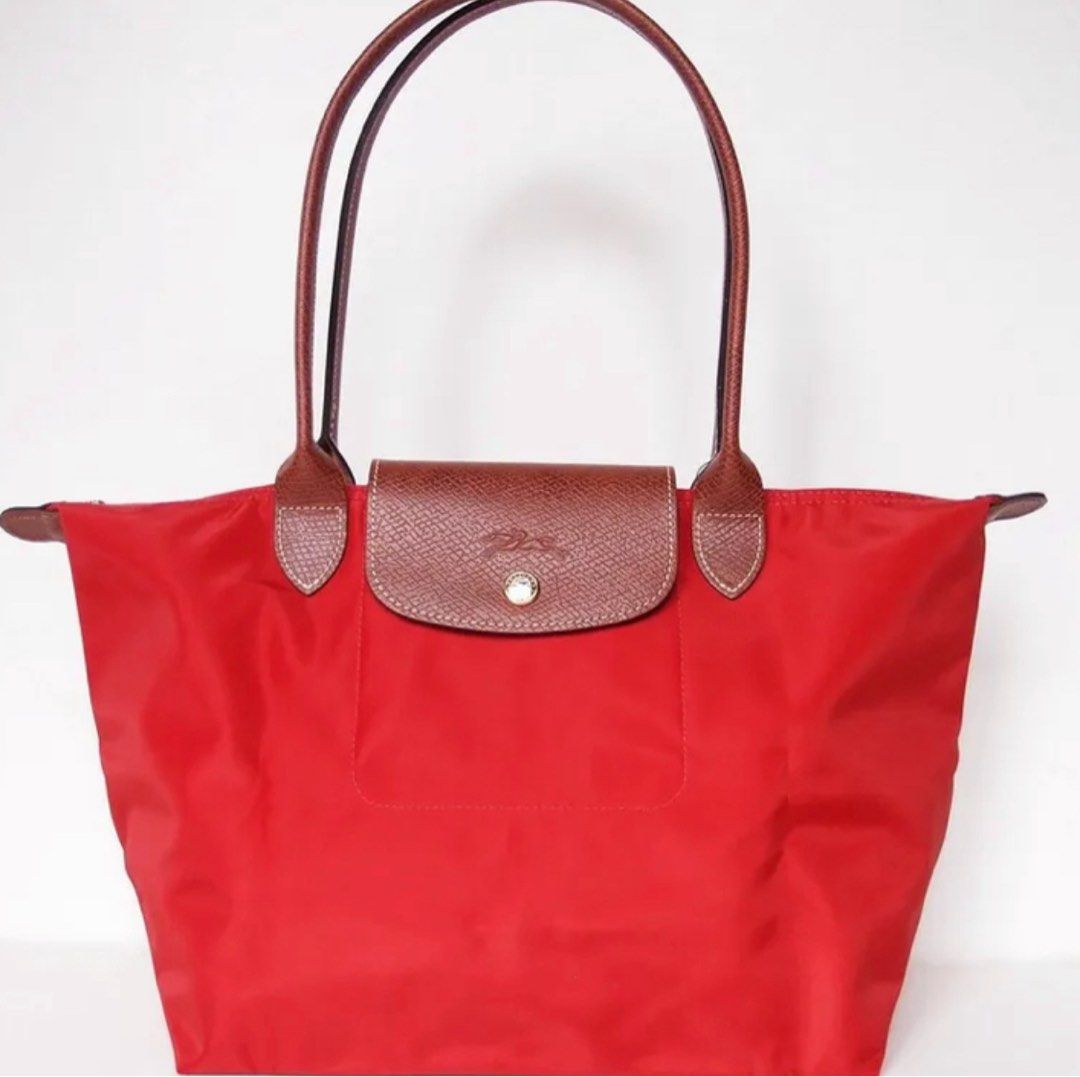 sale!!💯red classic longchamp small longhandle (Category: Luxury Bags & Wallets) located in San Luis. Submitted by scarlet012 (Listing ID 1371908344, Image 2). Description: sale!! sale!!sale!! classic longchamp small longhandle with carecard.