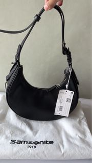 (Kategori: ) berada di . Dikirim oleh maroseshopid (ID iklan 1371984867, Gambar 1). Deskripsi: .