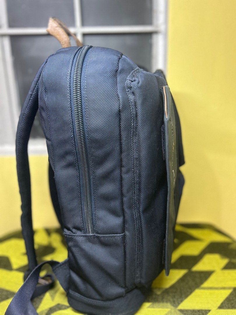 Samsonite Red Backpack (Category: Backpacks) located in Dagupan City. Submitted by okayukay (Listing ID 1372075797, Image 2). Description: Samsonite Red Backpack 17x12 Issue: Leather Cracking, Inner Plastic Cracking, Rubber Logo Cracking, Minimal Issue on Stitching Negotiable Message for more info and pics Additional SF outside Dagupan City Pangasinan .