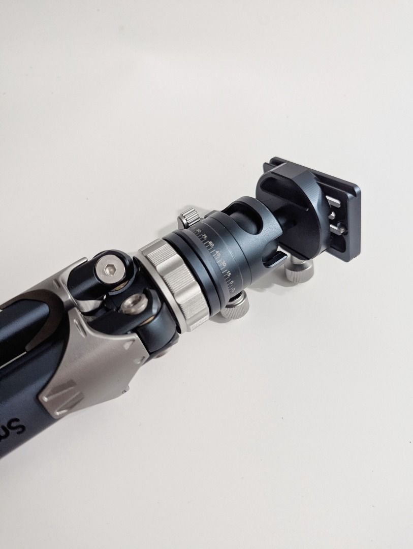 SmallRig AP-02 Lightweight Travel Tripod (Category: Tripods & Monopods) located in Caloocan City. Submitted by linx_ca (Listing ID 1372029116, Image 3). Description: CONDITION: 8.5 / 10 - In great condition with minor battle scars - Complete with box and carrying case KEY SPECS: - Closed length: 53cm - Adjustable height: 43cm-159cm - Leg angles: 23°, 55°, 87° - Leg sections: 4 - Weight: 1.15kg - Material: Aluminum Alloy, Stainless Steel, ABS 📦 C