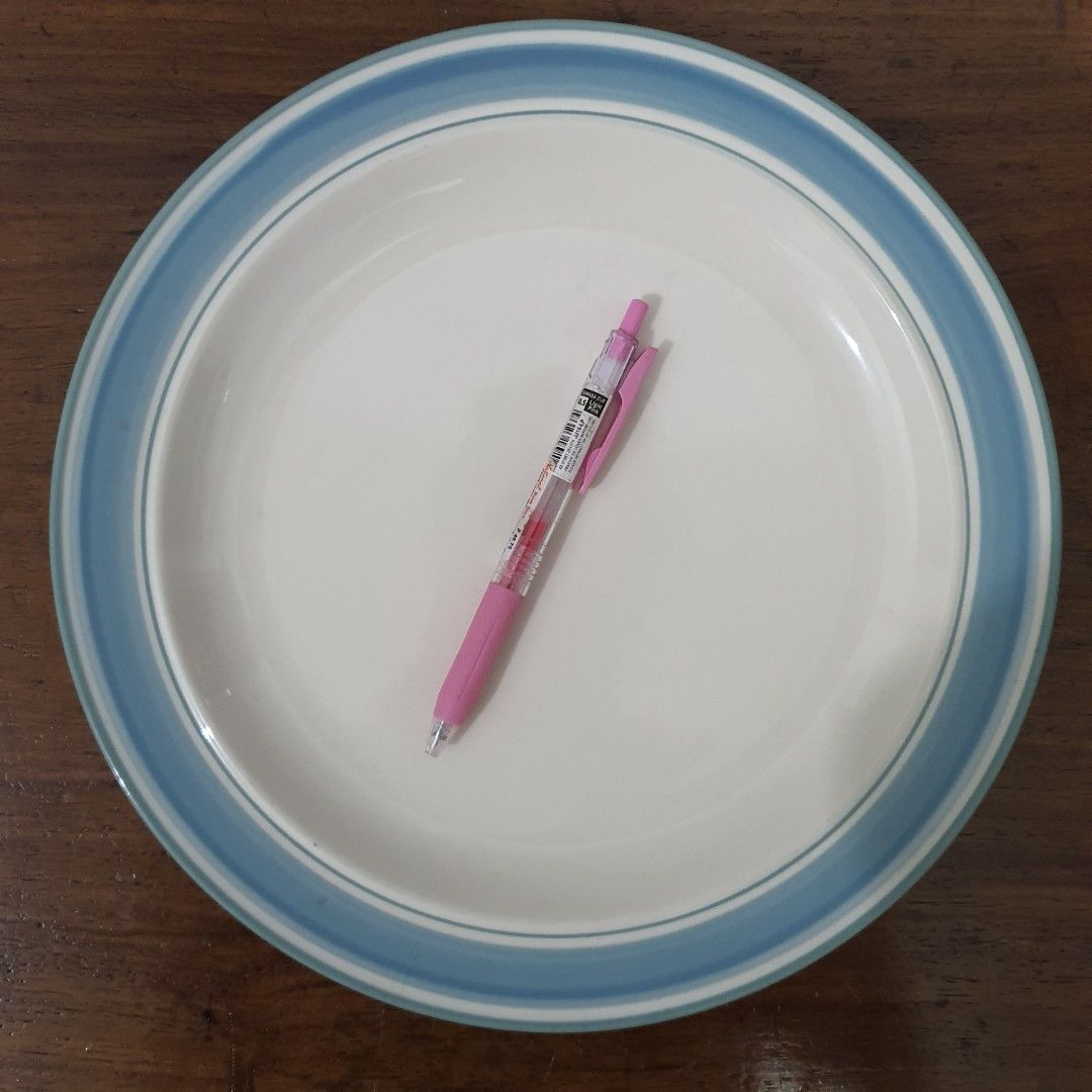 Stoneware Anchor Dinnerware Plate (Category: Dinnerware & Cutlery) located in Pasig City. Submitted by chimsco (Listing ID 1372018266, Image 2). Description: 1 pc. large stoneware plate anchor brand selling for Php 150 or best offer RFS: not being used. I bought so many ceramics and stoneware from an online store during lockdown, pandemic time. letting them go to declutter Shipping c/o buyer location in ortigas can send a video if interested.