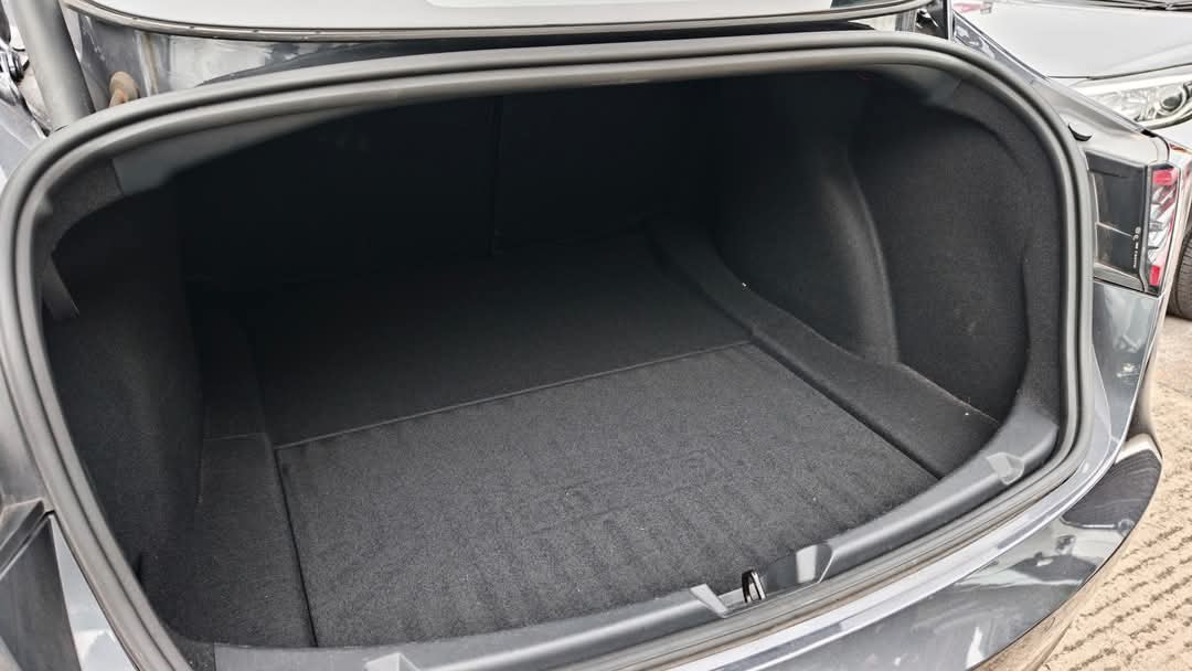 Tesla Model 3  Long Range  Auto62863172683651113