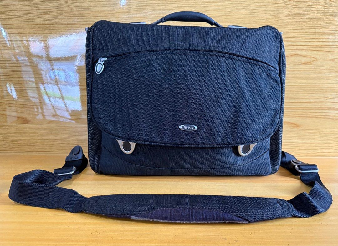 tumi T3 flip flap brief laptop bag (Category: Laptop Bags & Sleeves) located in Davao. Submitted by Noel27 (Listing ID 1371968694, Image 1). Description: for sale tumi T3 flip flap brief laptop computer no issue excellent condition 6500 free ship negotiable location:Davao city.