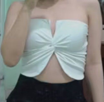 twist tube top (Category: Sleeveless) located in Makati City. Submitted by fairylees (Listing ID 1372075501, Image 2). Description: last price, can only give discount if buying 2 or more fits S-M loc: makati.