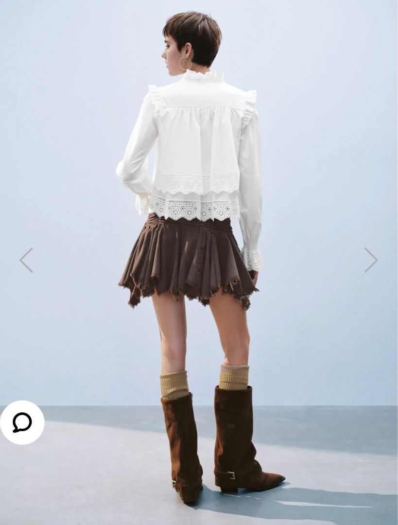 Urban Revivo Skirt (Category: Skirts) located in Quezon City. Submitted by lssantoss (Listing ID 1372017698, Image 2). Description: URBAN REVIVO RUCHED MINI A-LINE SKIRT Size Small.