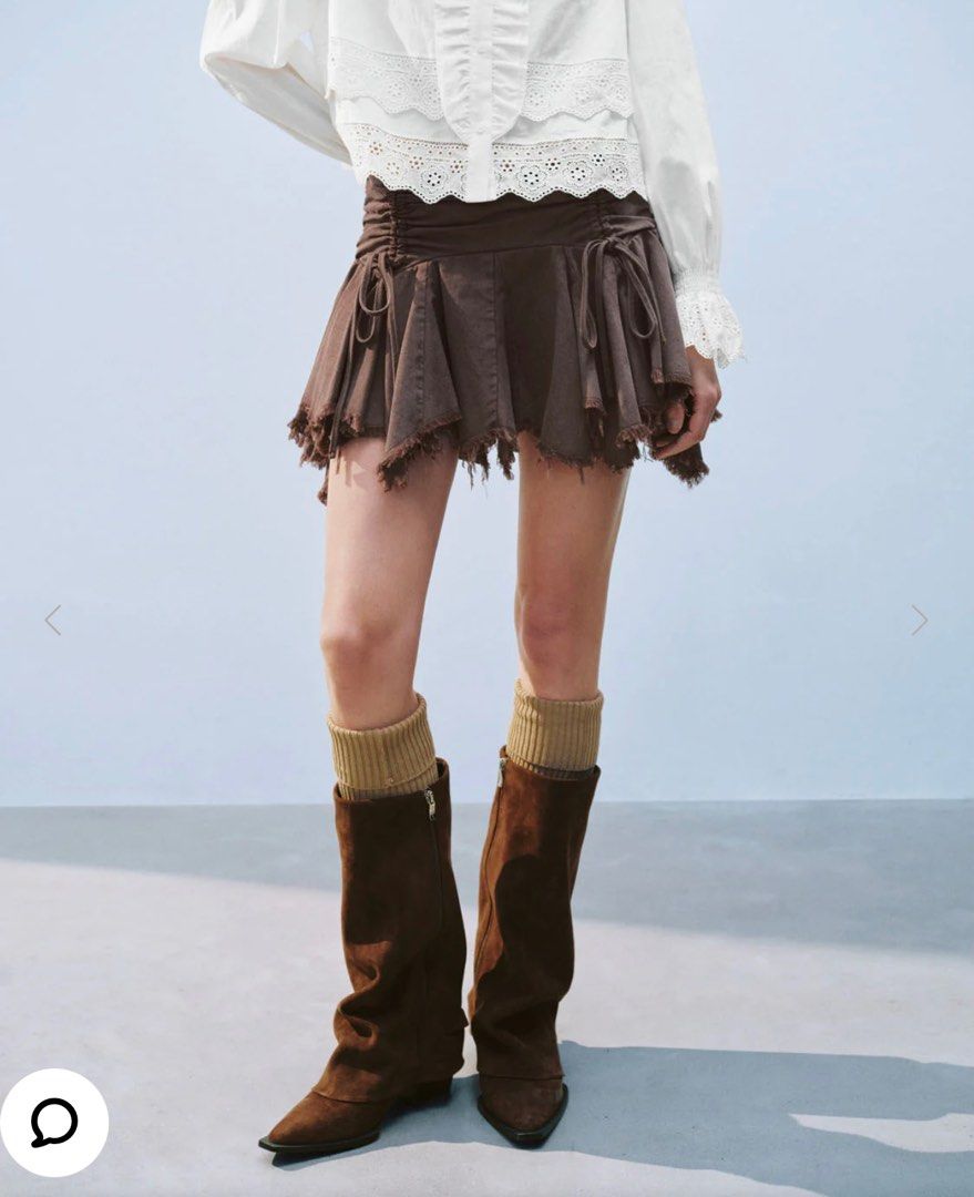 Urban Revivo Skirt (Category: Skirts) located in Quezon City. Submitted by lssantoss (Listing ID 1372017698, Image 1). Description: URBAN REVIVO RUCHED MINI A-LINE SKIRT Size Small.