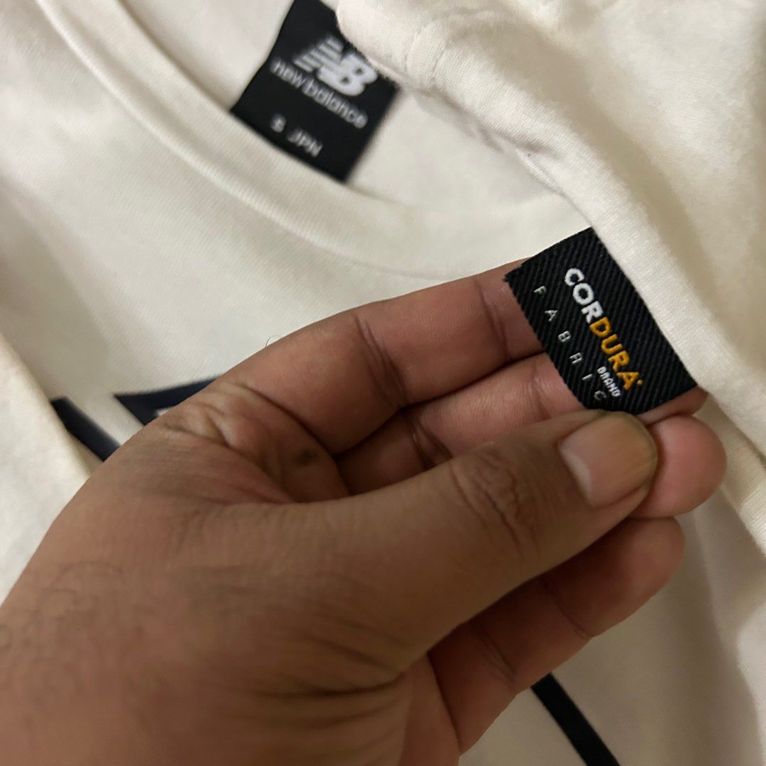Vans (Category: Tshirts & Polo Shirts) located in Kota Bharu. Submitted by dam_bundle2 (Listing ID 1372076629, Image 3). Description: Vans pocket tee 20"L32" Condition 8/10.