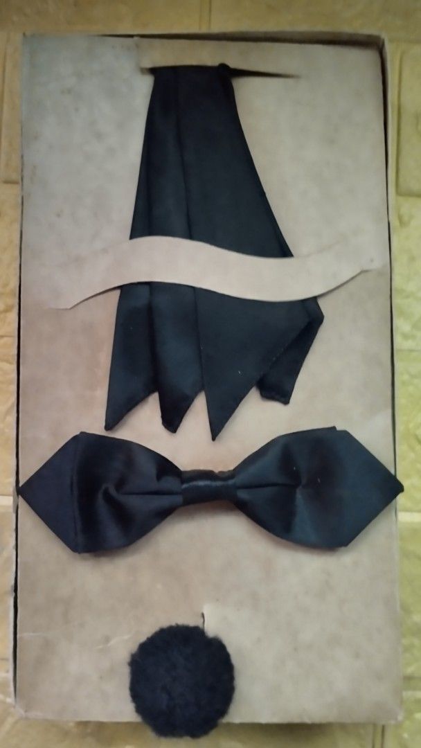 Vintage Bow Tie (Category: Ties) located in Manila. Submitted by thecollectibleshop (Listing ID 1371911279, Image 1). Description: Selling a collectible vintage Bow Tie. Still in good condition. Buyer pays for the shipping fee..