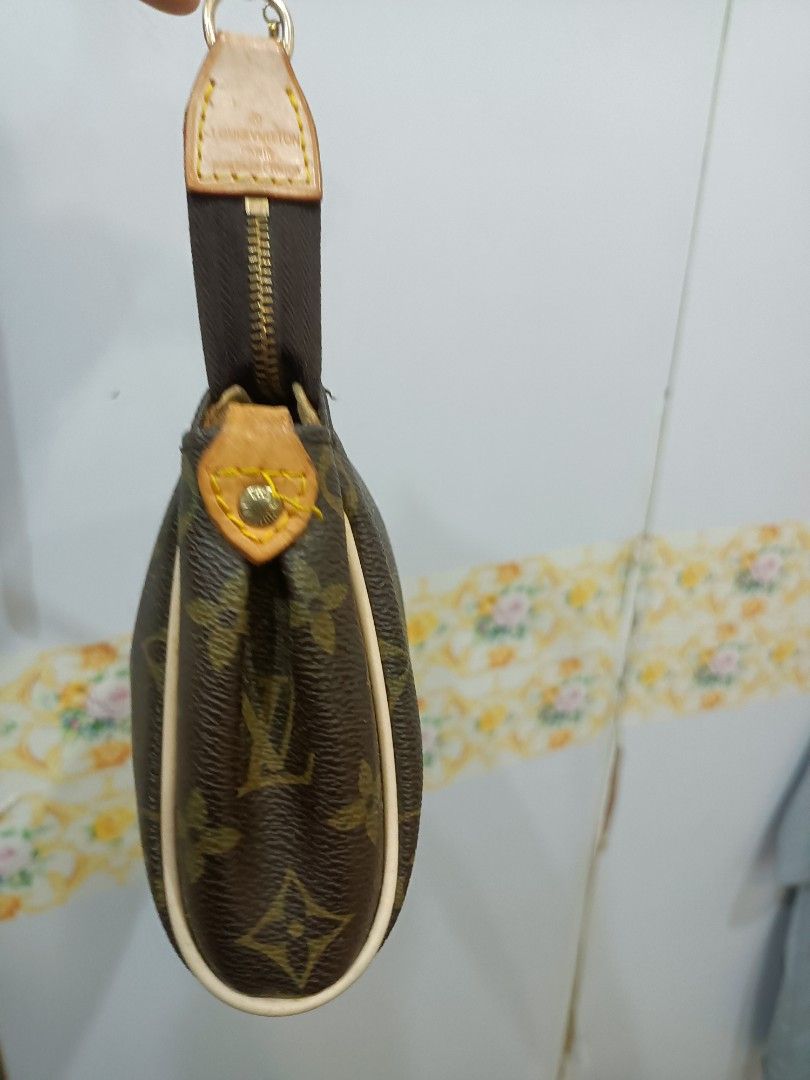 Vintage lv eva (Category: Luxury Bags & Wallets) located in Davao. Submitted by analiedazo07211 (Listing ID 1371972118, Image 2). Description: vintage lv eva pm sa complete details ready to ship.