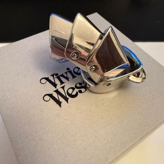 Vivienne Westwood 裝甲戒指（白金）64207019049473110