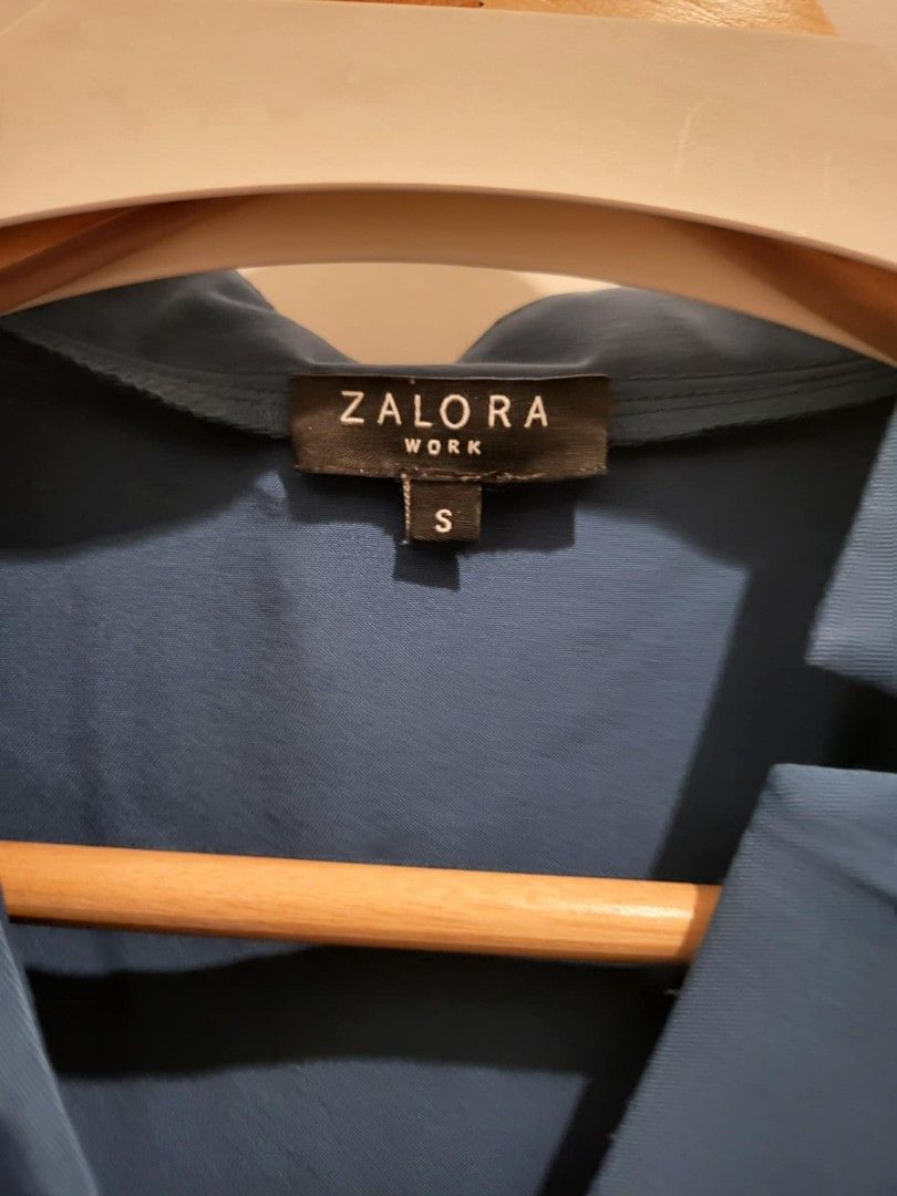Zalora blue dress size S (Category: Dresses) located in Quezon City. Submitted by sunlightsleep (Listing ID 1371961041, Image 2). Description: Zalora blue dress size S.