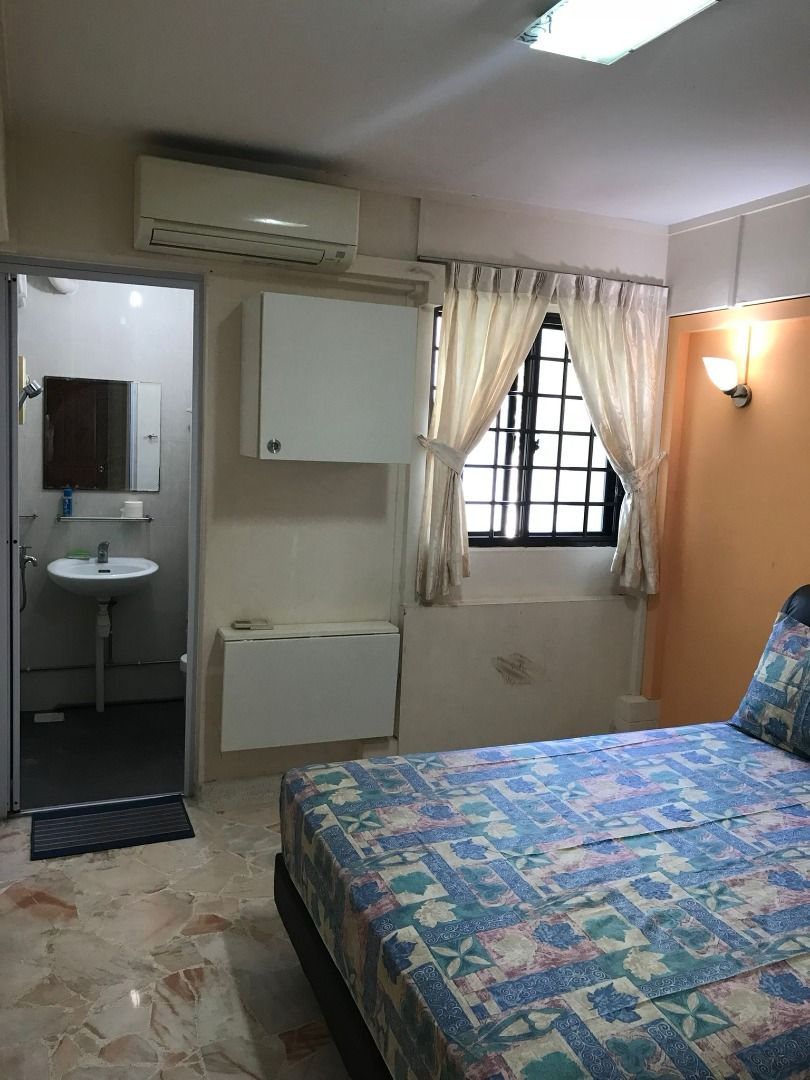113 Jurong East Street 13 | No Extension! Quiet Facing Door To Door Unit! Only 2 Units Per Floor!62863073906818113