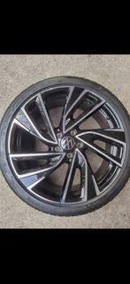 (Category: ) located in . Submitted by ls.tyres (Listing ID 1369577301, Image 1). Description: .