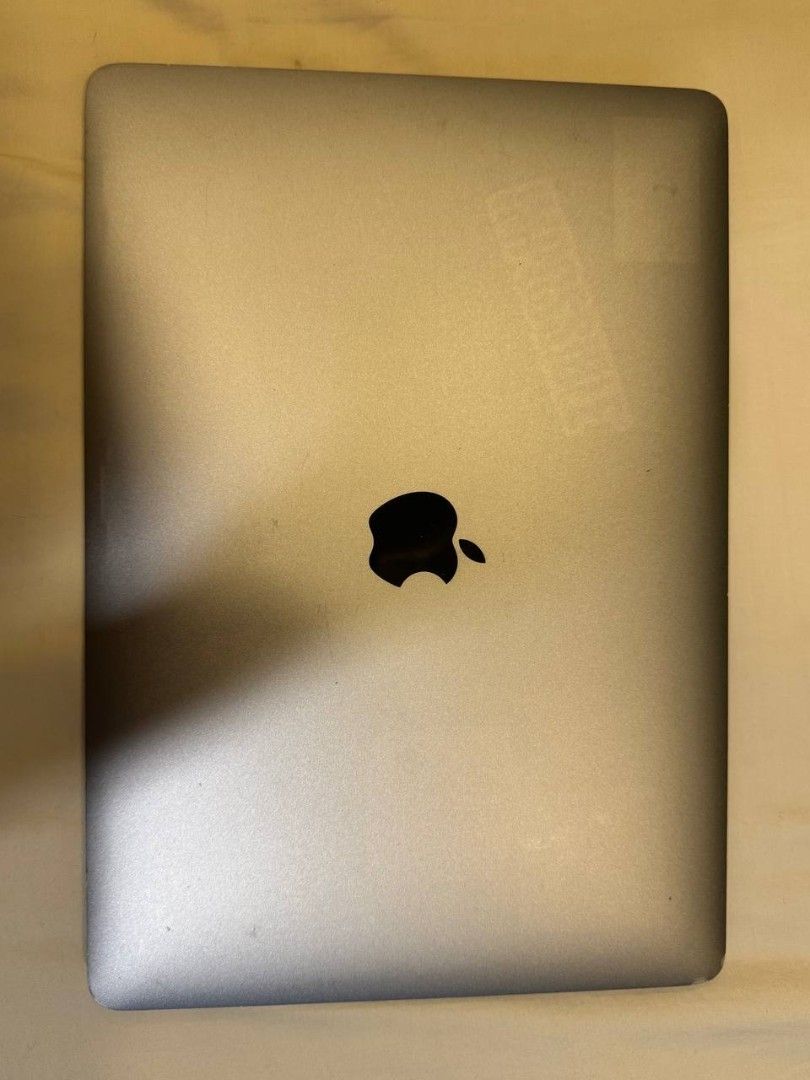 2017 MacBook Pro405928411252674560
