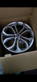 (Category: ) located in . Submitted by ls.tyres (Listing ID 1362659641, Image 1). Description: .