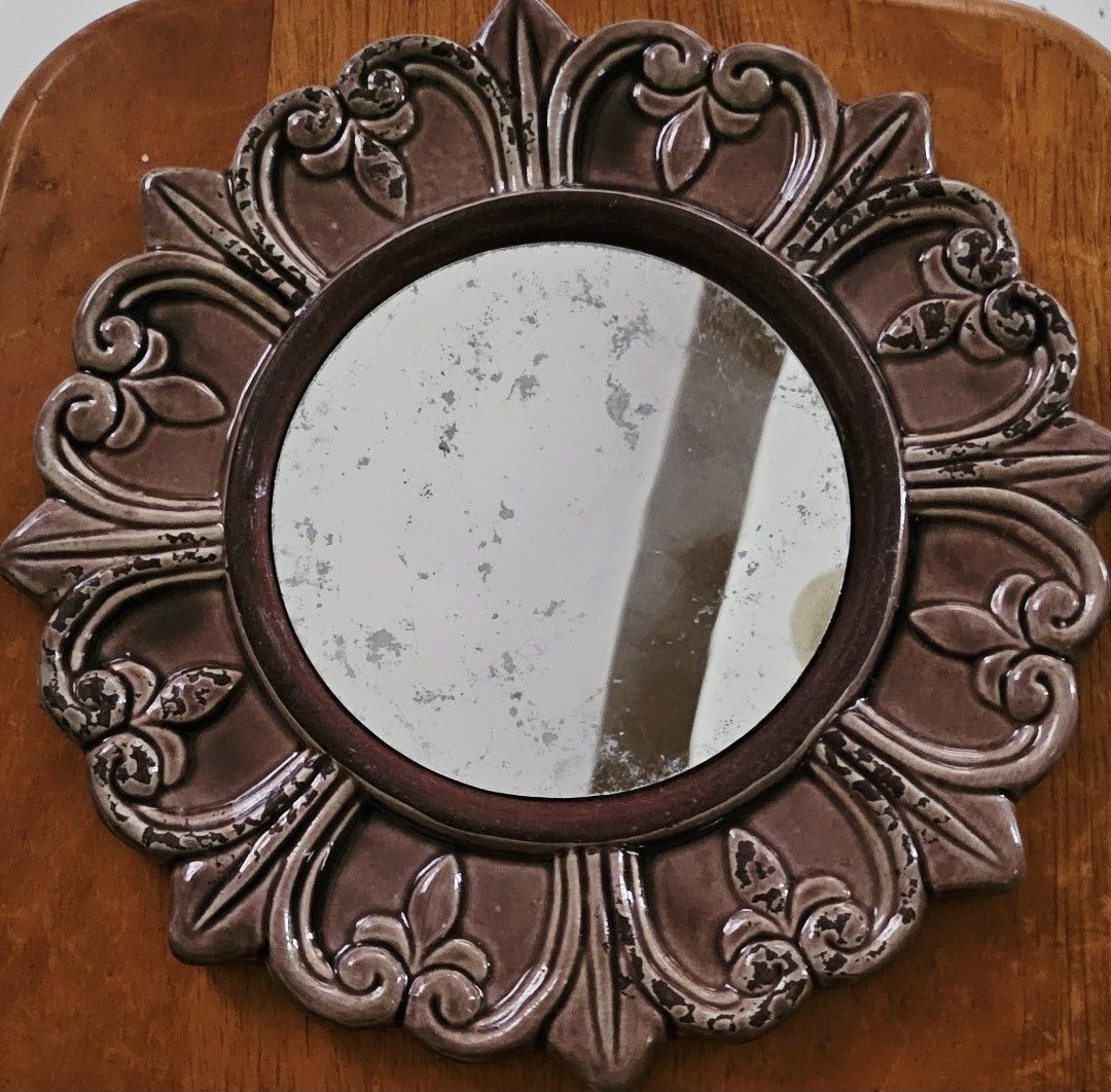 3 Ceramic Mirrors Distressed Rustic Heavy (Category: Mirrors) located in General Trias. Submitted by sheiladelta32737 (Listing ID 1372135504, Image 1). Description: 6in diameter set of 3 never used heavy ceramic mirrors with distressed surface farmhouse appeal loc: gen trias, cavite lalamove, lbc, j&t.