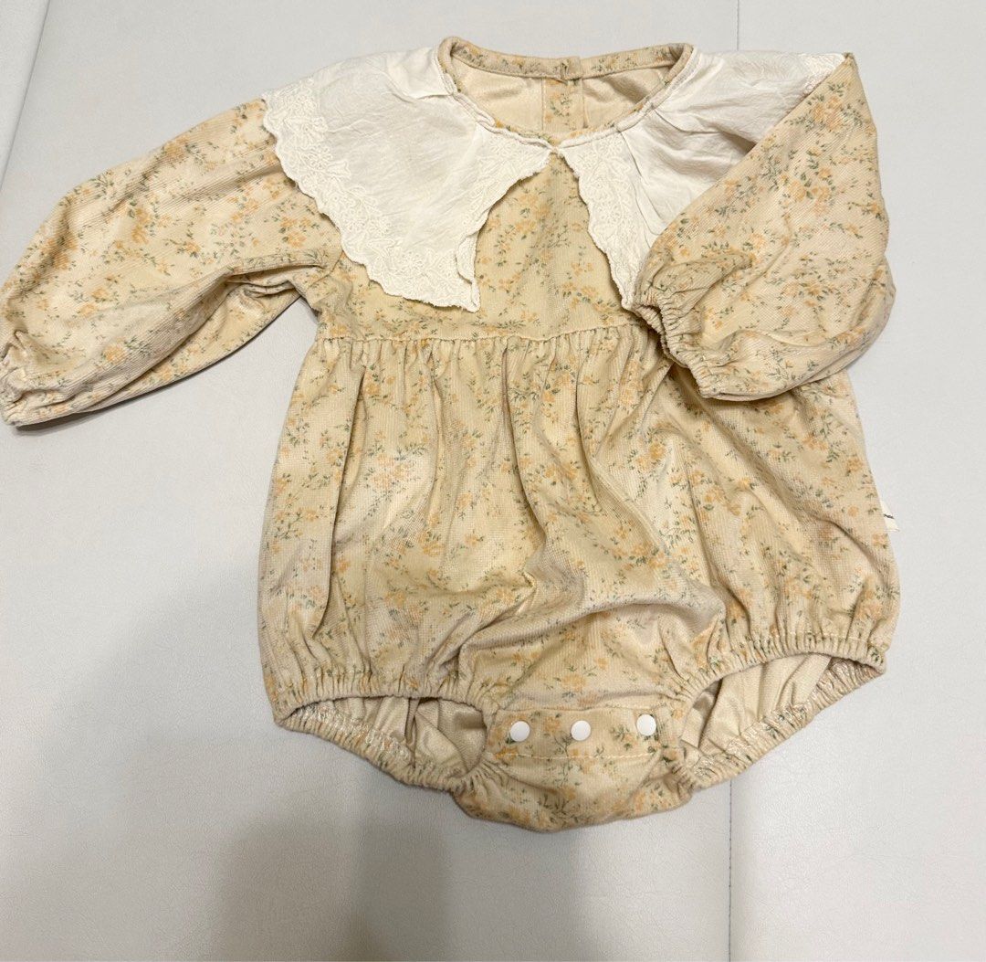 由 miko333330 (刊登 ID 1372227126，圖片 1) 提交，位於 台中市 (Taichung) 的 韓版蕾絲領包屁衣73 (類別：嬰兒及兒童流行時尚)，說明：。