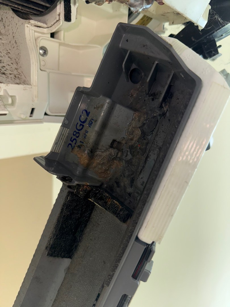 Cleaning the split-type air conditioner62863124053506114