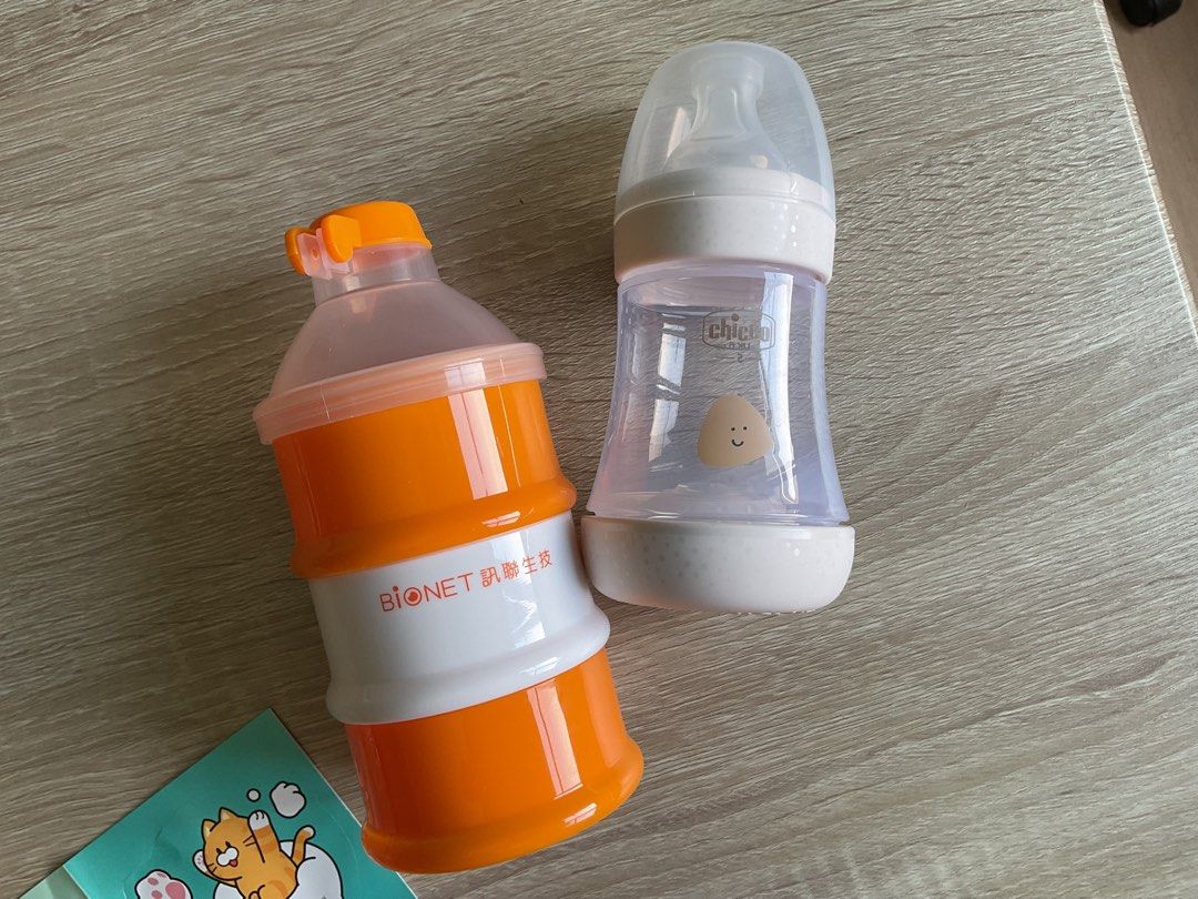 由 creamuu (刊登 ID 1372164551，圖片 3) 提交，位於 高雄市 (Kaohsiung) 的 全新 寶寶 嬰兒 哺食 五件套｜奇哥 食物調理研磨器｜chicco 奶瓶｜練習杯｜分裝盒 (類別：母乳及奶瓶)，說明：1. 奇哥｜多功能食物調理研磨器七件組 ⚠️外盒損，內容物全新未使用，請不介意再下單 2. Chicco 嬰兒奶瓶 | Perfect 5-完美防脹PP奶瓶150ml(小單孔) 自然率性 ⚠️外盒已拆，奶瓶保證全新未使用，請不介意再下單 3. Pengo｜彈跳練習杯 藍/紅 ⚠️包裝完整全新未使用 贈—訊聯｜三層奶粉分裝盒 ⚠️全新未使用 寶寶哺食五件套，給有需要的媽咪帶回家，299免運～歡迎詢問細節，謝謝🙏。