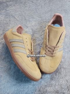 (Kategori: ) berada di . Dikirim oleh berkah_sepatu_slp (ID iklan 1372150403, Gambar 1). Deskripsi: .