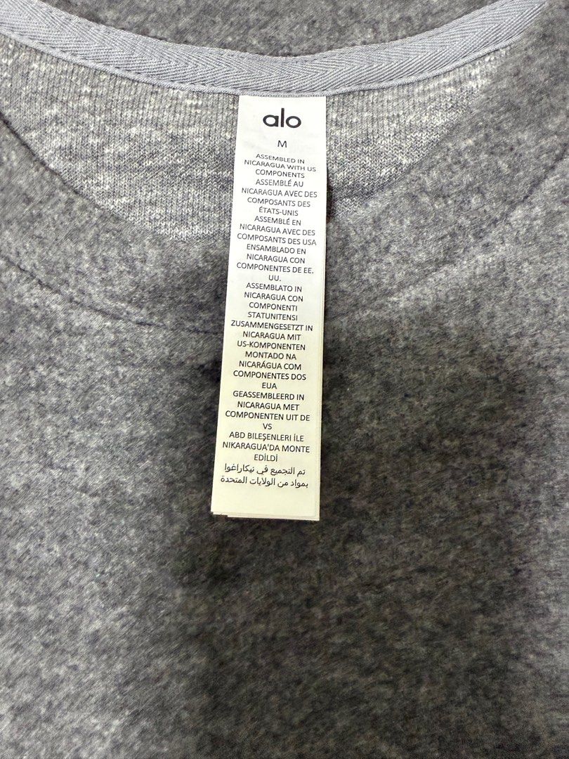 ALO Grey Sweater (Category: Coats, Jackets and Outerwear) located in Singapore. Submitted by skimmy_ (Listing ID 1372229370, Image 2). Description: Brandnew, no tag with E-receipt Rfs: incorrect size Meet up or send by mail .