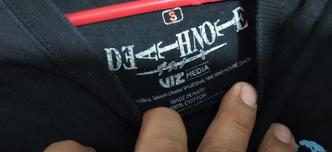Anime death note shirt (Category: Activewear) located in Pateros City. Submitted by lancep2020 (Listing ID 1372167003, Image 2). Description: in very good condition size small deathe note shirt 600 only.