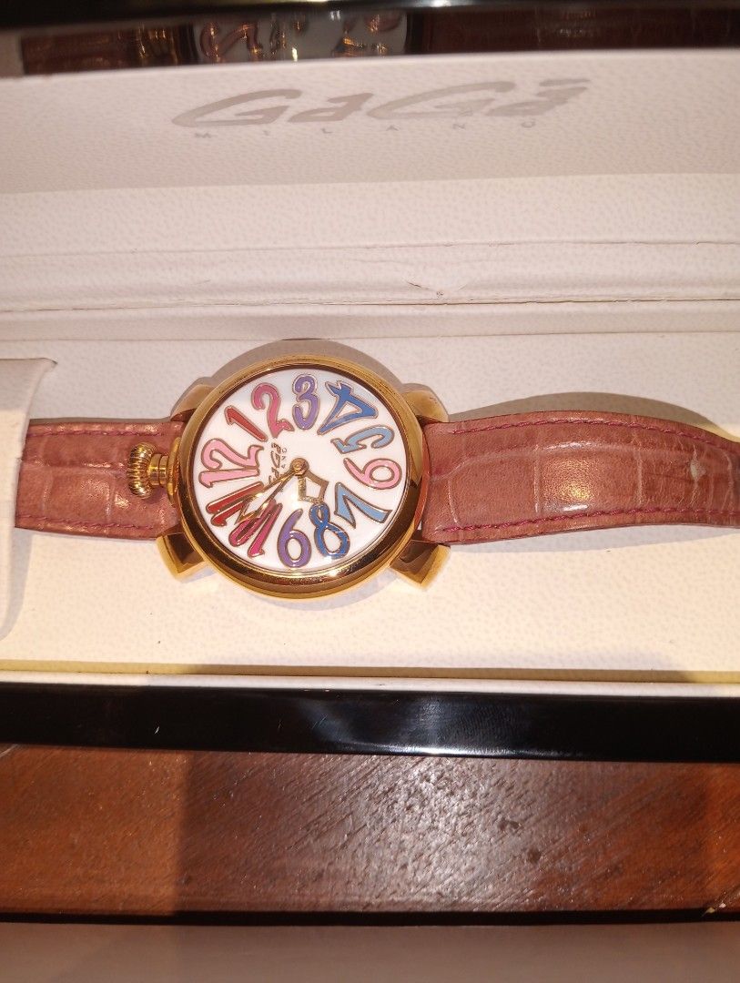 Authentic Gaga Milano watch complete inclusions (Category: Luxury Watches) located in Batangas. Submitted by girlmeetspurple (Listing ID 1372255280, Image 2). Description: Manuale 40 Quartz, 40mm, S.S. Rose Gold Watch Details Movement Quartz Strap Leather Diameter 40 mm Case Material S.S. Rose gold Watch Details Case Size 40 mm Case Thickness 12 mm Case Material S.S. Rose gold Bezel Material S.S. Rose Gold Movement Quartz Waterproof 3 ATM Strap L