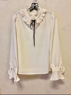 bread n butter 米白色鬆身襯衫(size 1)64221776733569110