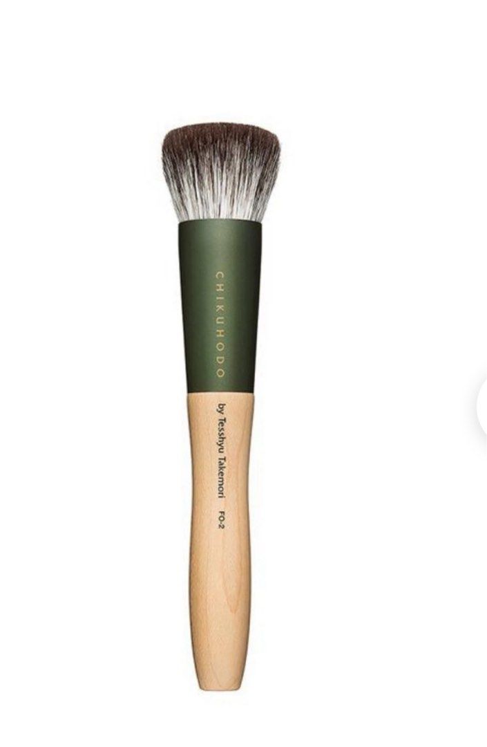 CHIKUHODO FO-2 FOUNDATION BRUSH, FO SERIES (Category: Makeup) located in Quezon City. Submitted by bearams (Listing ID 1372164779, Image 1). Description: Almost new. Stored properly. Soft like cotton. 🥹♥️🥰 RFS: Moving out of the county..
