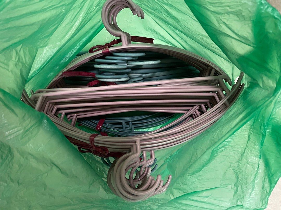 Clothes hanger