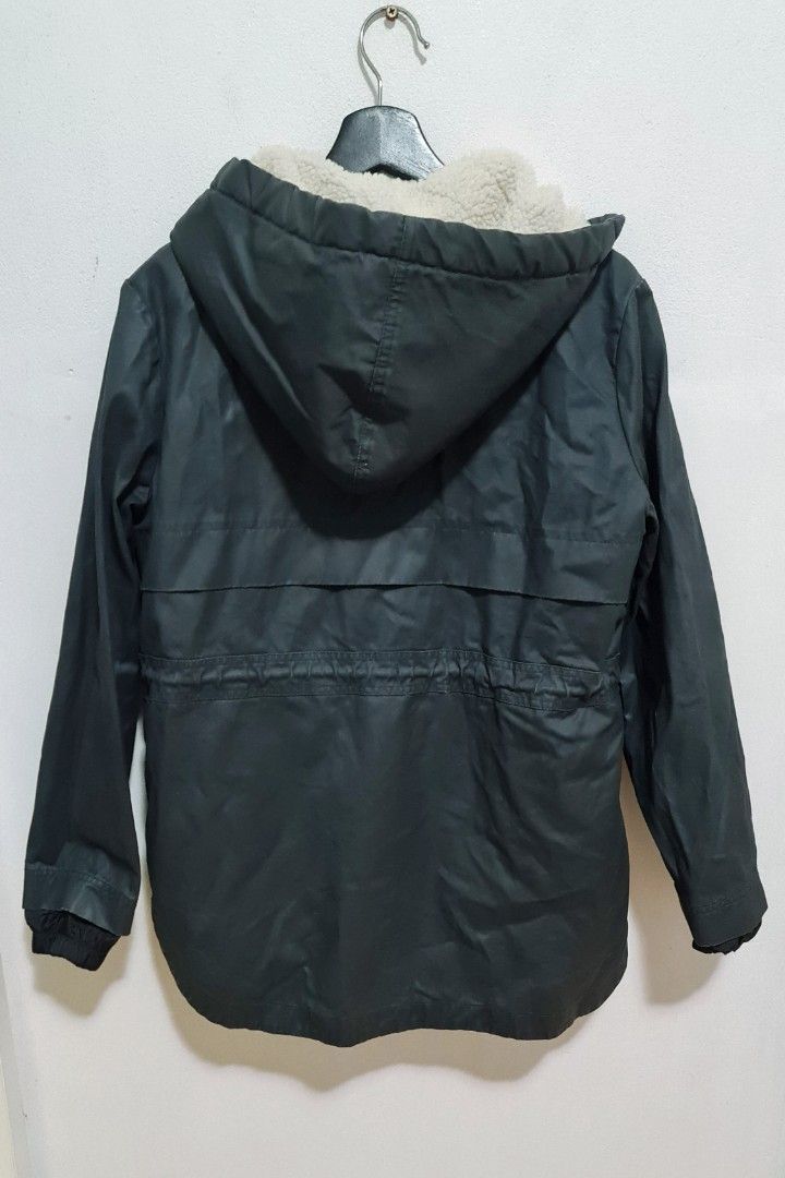 Country Road Parka Jacket with Removable Sherpa Lining (Category: Women's Clothes) located in Sydney. Submitted by desirably (Listing ID 1372259140, Image 3). Description: Country Road parka jacket with hood and removable sherpa lining(Size XXS) for $70. Worn lightly&in excellent condition. Warm and thick jacket. The sherpa lining can be removed to wear the coat on its own(refer to last 3 pics). Pick up from Marrickville. Pls feel free to check o