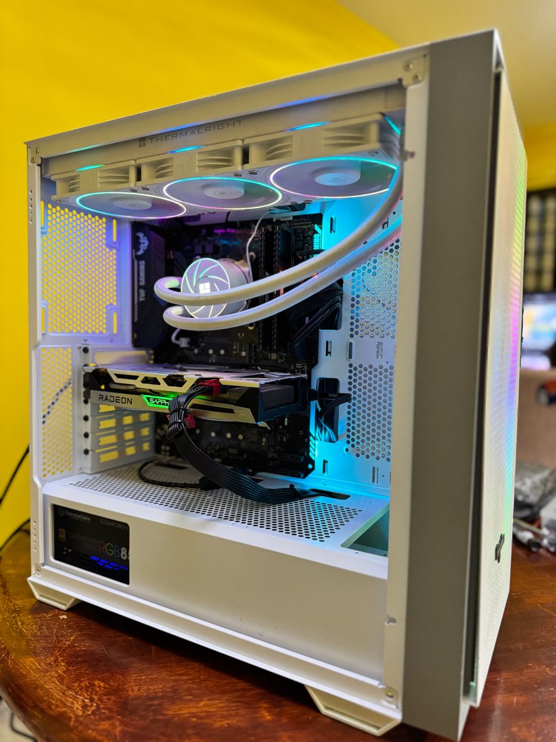 Custom Gaming Rig - i7-8700 | Sapphire RX 6600 XT | 16GB RAM | 850W PSU ...