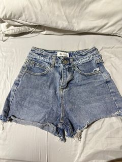 (Category: ) located in . Submitted by ___an.j (Listing ID 1372139289, Image 1). Description: .