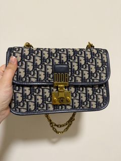（分類：）位於 。 由 wai92 提交（商品編號 1372268539，圖片 1）。簡介： 。