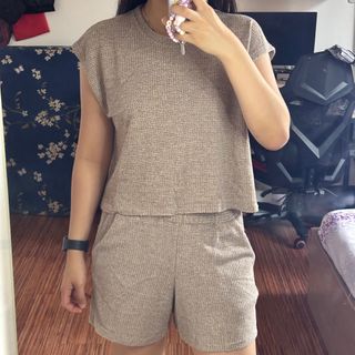 (Kategori: ) berada di . Dikirim oleh biberlin (ID iklan 1372126695, Gambar 1). Deskripsi: .
