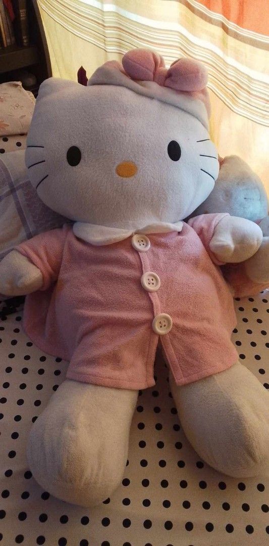 Hello Kitty Big Stuffed Toy (Category: Infant Playtime) located in Quezon City. Submitted by vanlacsa (Listing ID 1372111350, Image 1). Description: Hello kitty Big Stuffed Toy bought in JAPAN.