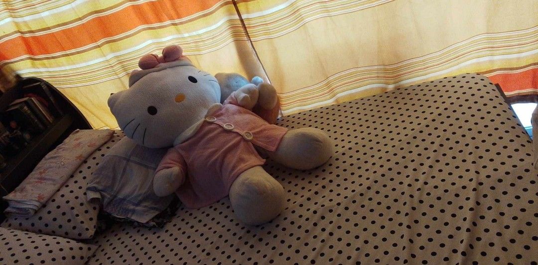 Hello Kitty Big Stuffed Toy (Category: Infant Playtime) located in Quezon City. Submitted by vanlacsa (Listing ID 1372111350, Image 2). Description: Hello kitty Big Stuffed Toy bought in JAPAN.