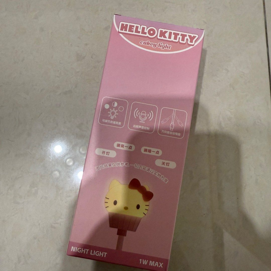 由 tokyo8 (刊登 ID 1372247003，圖片 1) 提交，位於 台北市 (Taipei) 的 三麗鷗正版Kitty聲控SUB小夜燈可調節夜燈 (類別：燈及裝飾)，說明：全新。