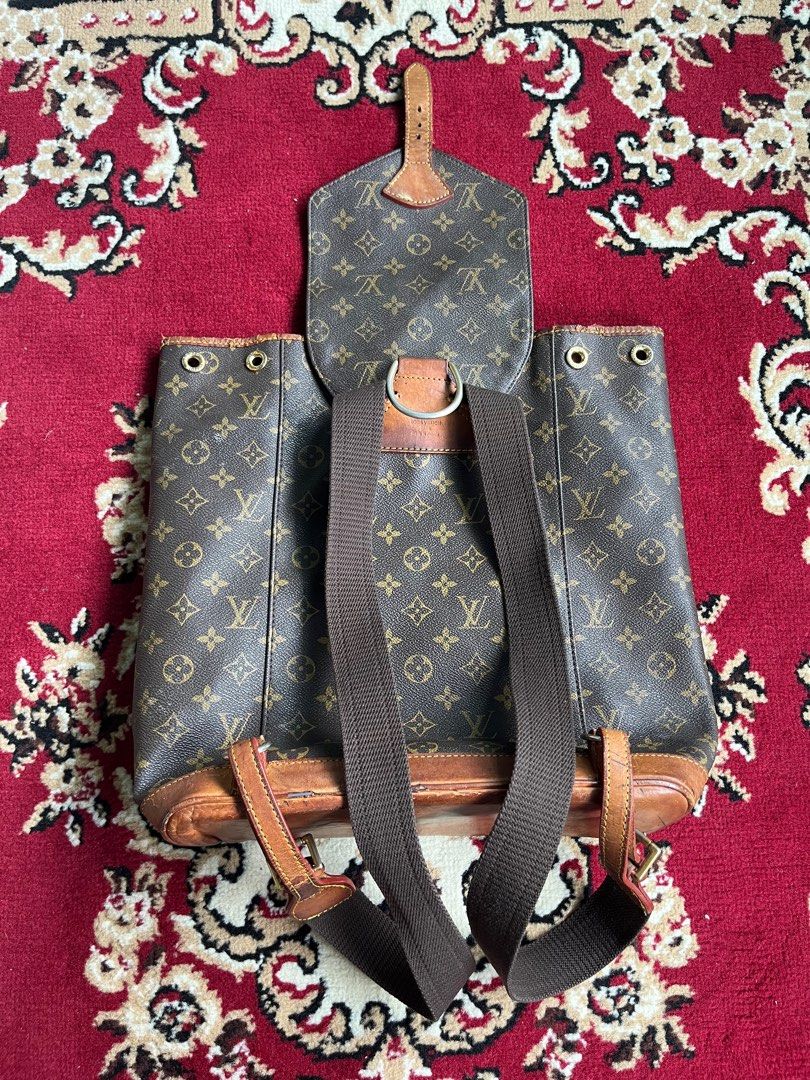 Louis Vuitton Mountsouris Backpack coded (Category: Luxury Bags & Wallets) located in Quezon City. Submitted by glindaaaaa (Listing ID 1372223112, Image 2). Description: .