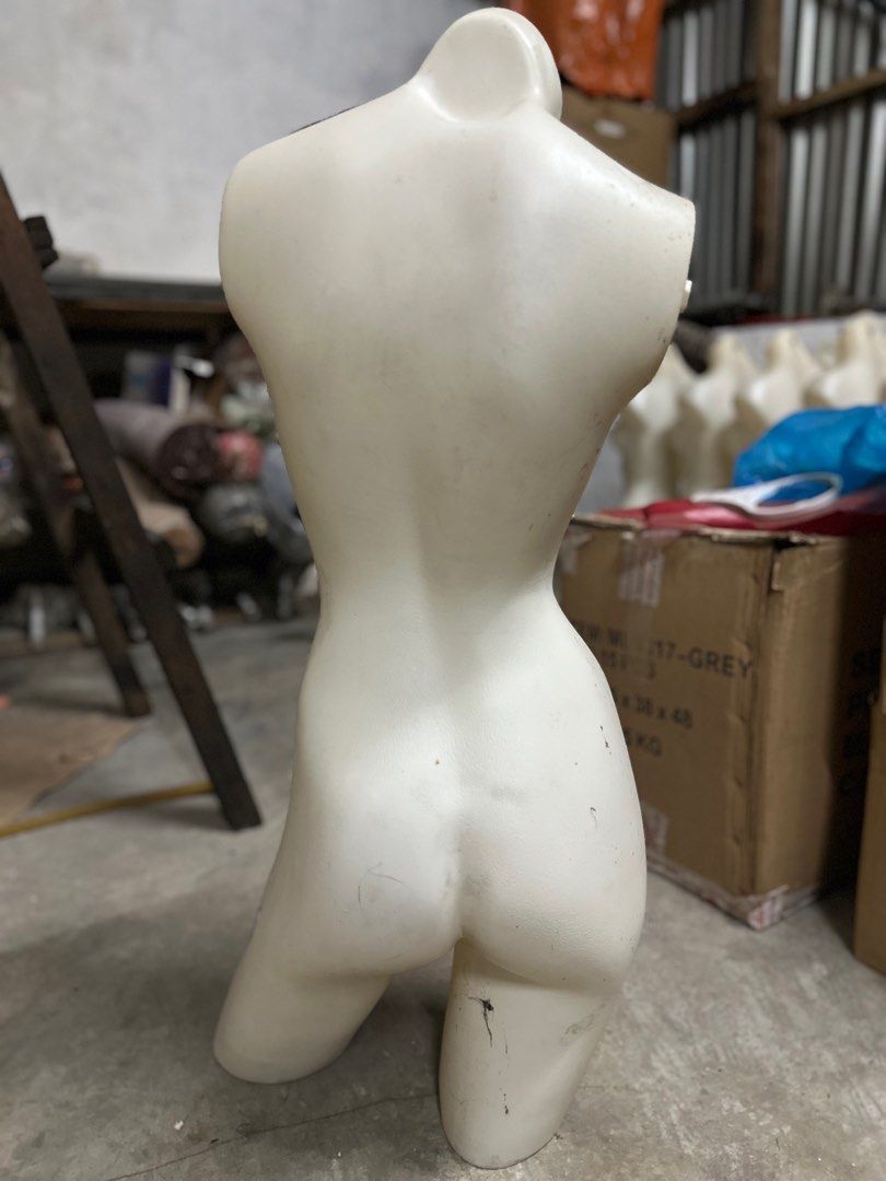 Mannequin (Category: Announcements) located in Kuala Lumpur. Submitted by keisumjiao (Listing ID 1371699154, Image 3). Description: No use already .