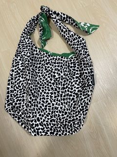 （分類：）位於 。 由 lemagasinstore 提交（商品編號 1372220610，圖片 1）。簡介： 。