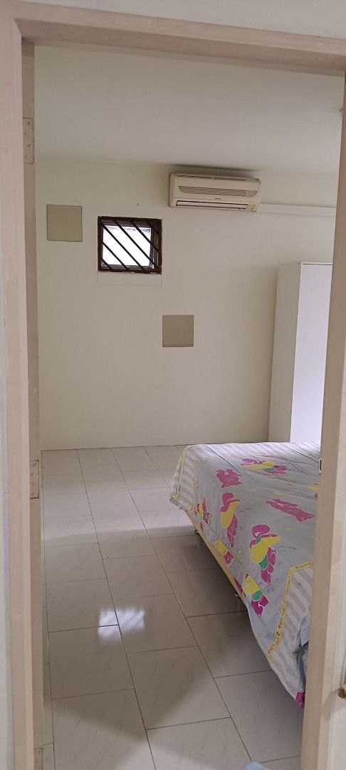 Master room with attached bath63227232731523111
