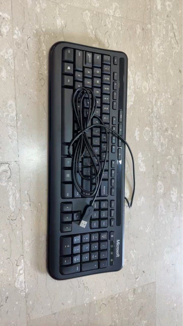 Microsoft Wired Keyboard (Category: Computer Keyboard) located in Singapore. Submitted by hamimelonmelon (Listing ID 1372130114, Image 1). Description: .