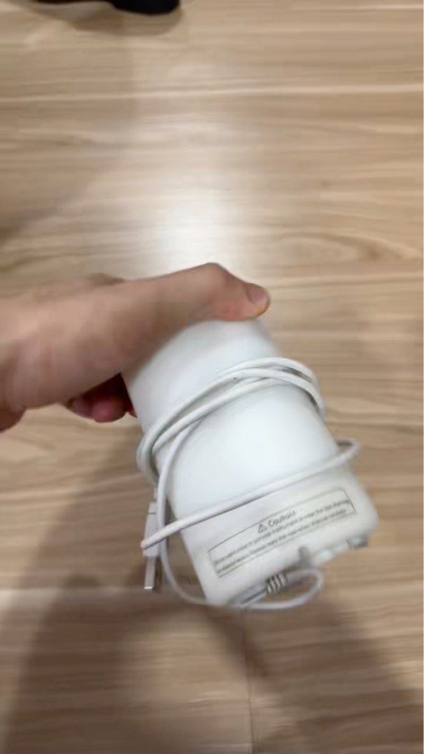 Mini USB Diffuser MINISO (Category: Home Fragrance) located in Singapore. Submitted by smartyshirt (Listing ID 1372222301, Image 2). Description: Selling a mini USB diffuser. It's white and has a USB cable. It has a light and mode button. It has a capacity of 60, 120, and 180 minutes. It's in good condition, and it's been well used. It's a great addition to any room, and it's perfect for aromatherapy. It's easy to use and clean. It's a great way 