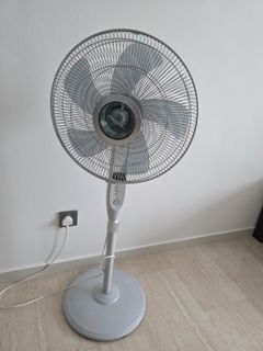 (Category: ) located in . Submitted by lin.jinwei.96 (Listing ID 1372097451, Image 1). Description: .