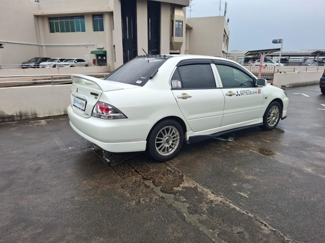 Mitsubishi Lancer 1.6 GLX (M)62886406006017113