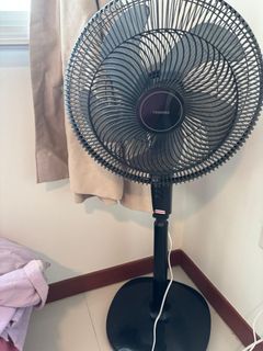 (Category: ) located in . Submitted by maneydr50417 (Listing ID 1372086421, Image 1). Description: .